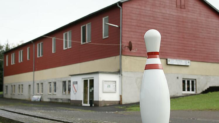 Spielen in der FC-Halle in Bad Brückenau künftig wieder Kegler? Die Mehrheit der FC-Mitglieder war dafür, selbst für Gespräche aktiv zu werden. Foto: Steffen Standke