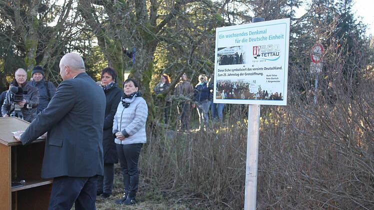 Bürgermeister Peter Ebertsch bei seiner Rede Foto: Veronika Schadeck