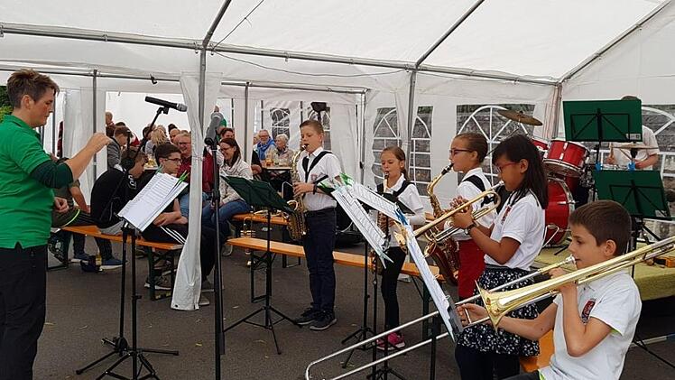 Zahlreiche Musikkapellen traten beim Wilden Sommer in Wildflecken auf.Steffen Fröhlich
