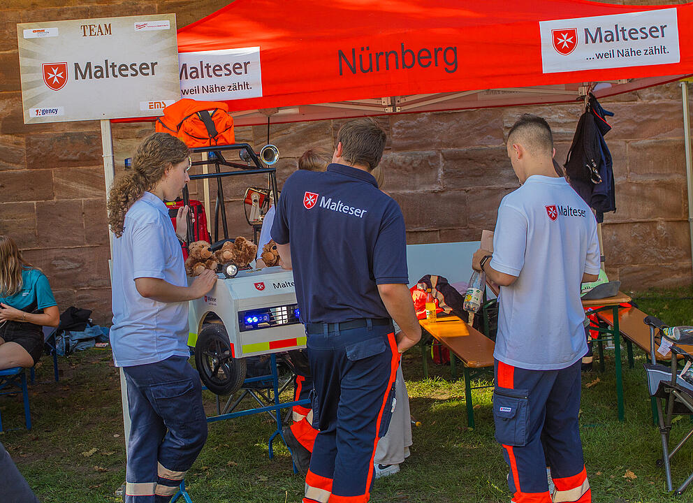 Viele verschiedene Seifenkisten waren am Start.