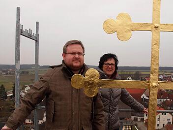 Pfarrer Thomas Ringer und Marianne Lauerer haben sich auf die Spitze gewagt  Foto: p