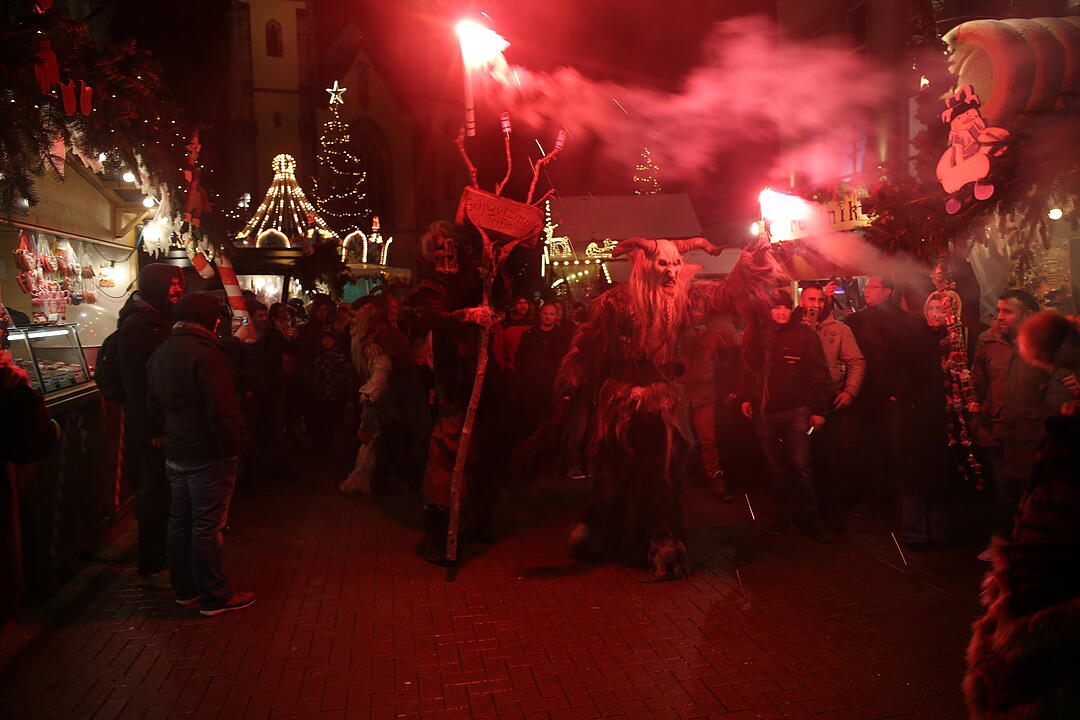 Oberfranken: Seltsame Gestalten auf dem Weihnachtsmarkt