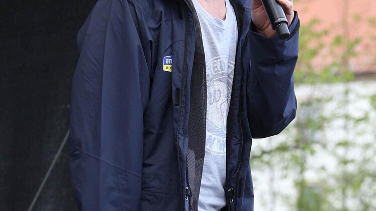 Florian Weiss bei der Anmoderation.