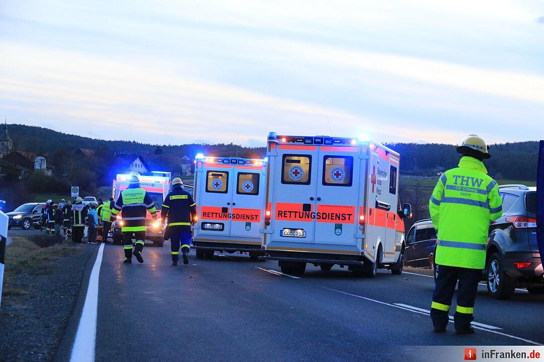 Hafenpreppach: Pkw kollidiert mit Traktor