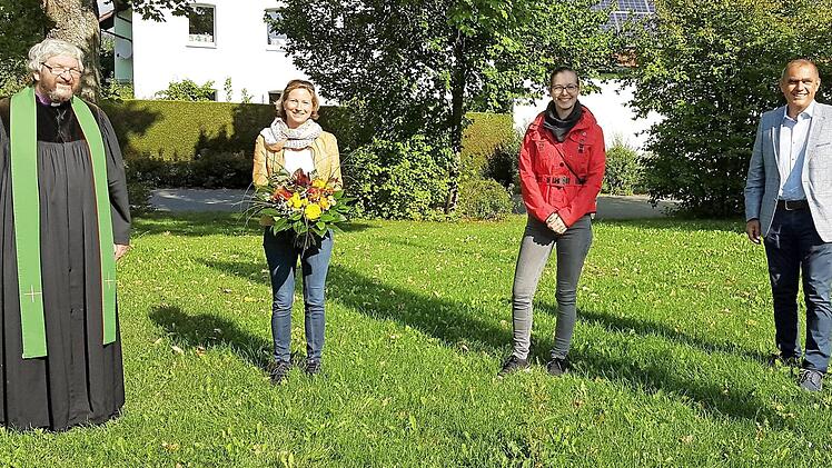 Wechsel in der Leitung der Kita "Abenteuerland" (von links): Pfarrer Stefan Schleicher, Sylvia Düreth, Franziska Kammermeier und Bürgermeister Alexander Wunderlich  Foto: privat