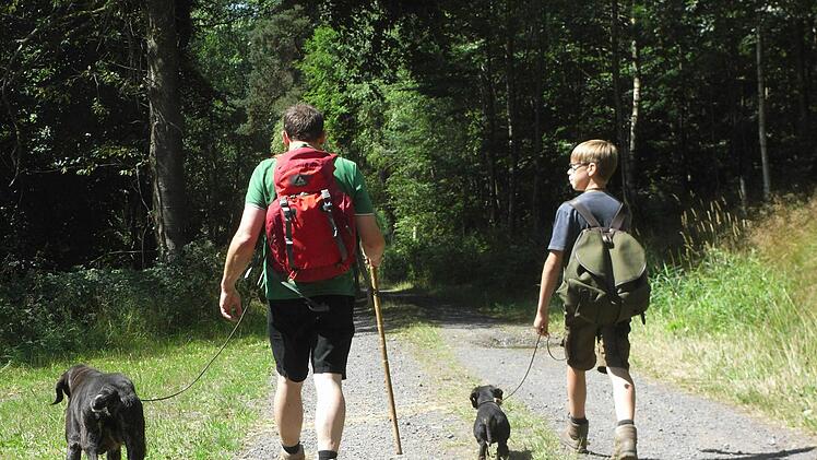 Groß und Klein gemeinsam unterwegs. Foto: Joachim Rübel