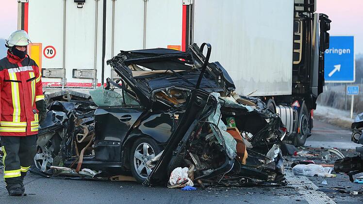 Ein Großteil der schweren Verkehrsunfälle in Bayern werden immer noch durch Raser verursacht. Foto: Karl-Josef Hildenbrand/dpa