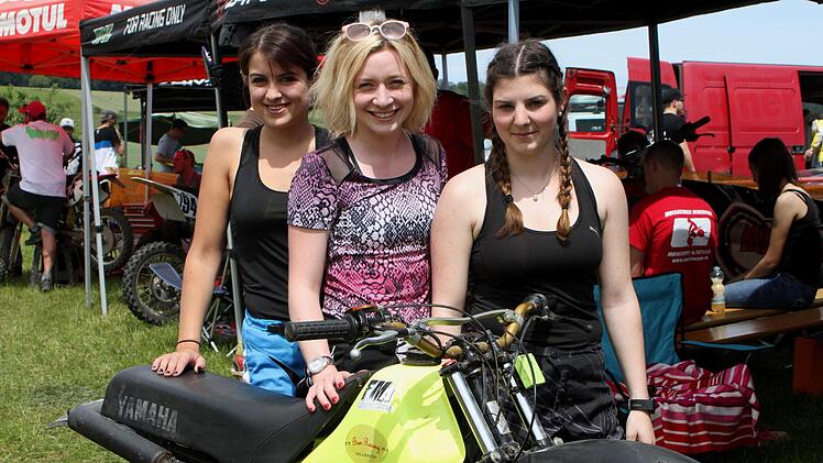 Das Frauenteam "Bixen-Racing" mit den Rennfahrerinnen Anne Renner, Maxi Morner und Eva Suttner (von links)