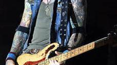 Gitarrist Tommy Henriksen