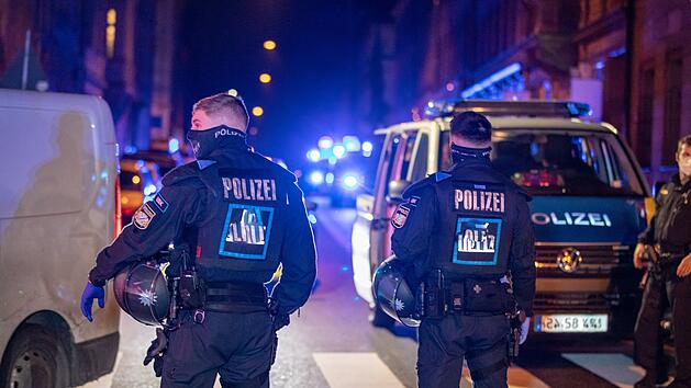 N&uuml;rnberg: T&uuml;rsteher verweigert Polizisten Zutritt in Bar und wird handgreiflich