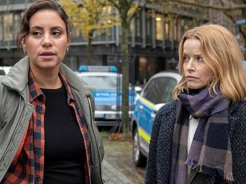 Nachdem Kriminalpsychologin Elli Krieger (Karoline Schuch, rechts) in Teil eins, "Tatort: Unter Freunden" nur eine Randfigur war, steigt sie in Teil zwei, "Tatort: Unter Feinden" zur vollwertigen Partnerin Mila Sahins (Almila Bagriacik) auf.