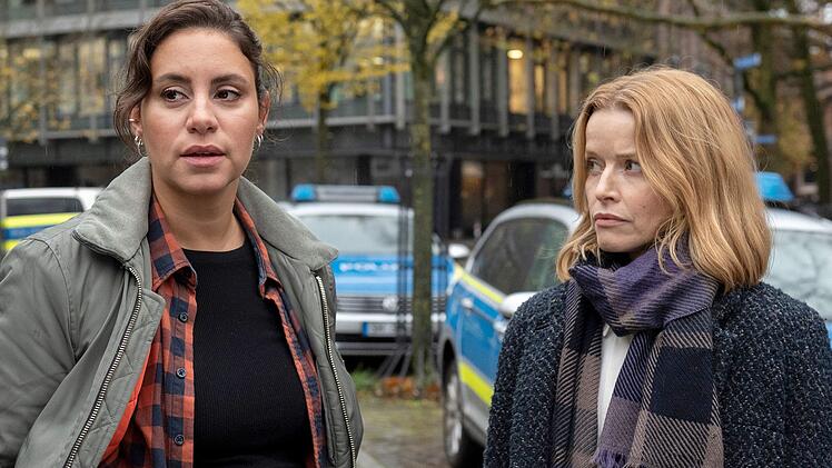 Nachdem Kriminalpsychologin Elli Krieger (Karoline Schuch, rechts) in Teil eins, "Tatort: Unter Freunden" nur eine Randfigur war, steigt sie in Teil zwei, "Tatort: Unter Feinden" zur vollwertigen Partnerin Mila Sahins (Almila Bagriacik) auf.