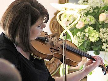 Die Violinistin Sophie Müller  Foto: Marielle Dörrschmidt