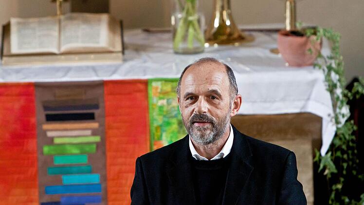 Pfarrer Eckhart Kollmer begrüßte das Bamberger Streichquartett in Schottenstein.Foto: Jochen Berger