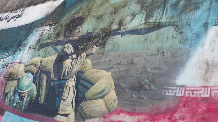 In die Jahre gekommen. Das Kriegsbild erinnert an den jahrelangen blutigen Krieg in den 80er Jahren gegen Irak.