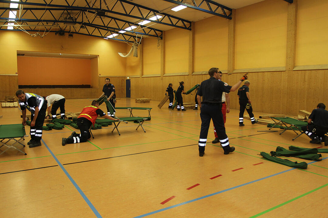 Ungeplante Einrichtung von Notunterkuenften fuer Asylbewerber