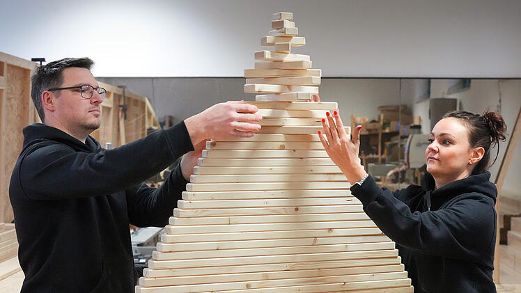 Alle Jahre wiederverwendbar: Holzb&auml;ume liegen im Trend