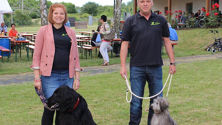 Hundeliebhaber: Diana Seidel mit Hund "Joey" und Franz Hümmer mit seiner "Lola"