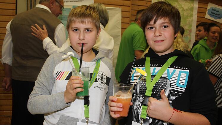 Auch Rodion Fux (12) und Aleksandr Mokrianskyi (12) haben gute Ideen: Sie würden gerne Basketball in Mainleus spielen können. Sonny Adam