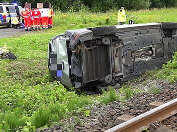 Meeder: Tödlicher Verkehrsunfall an Bahnübergang - Frau verstirbt an der Unfallstelle