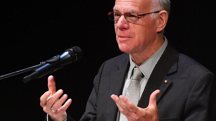 Norbert Lammert bei seinem Vortrag im Theater Fotos: Ronald Rinklef