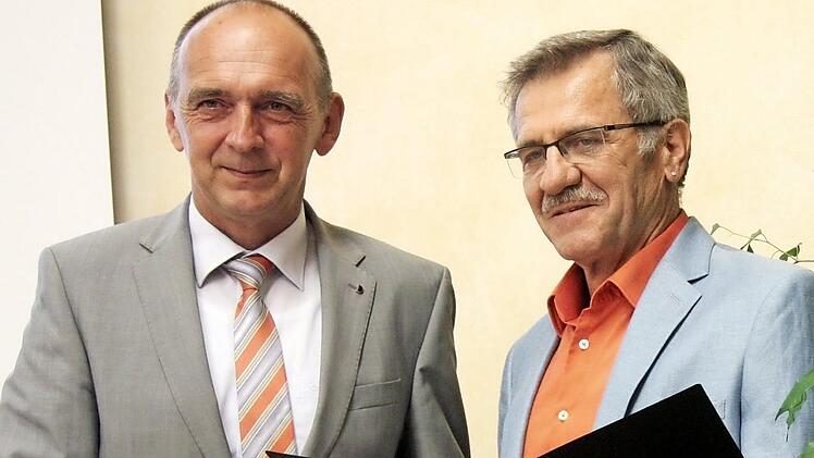 Heinrich Süß verabschiedete Ludwig Paulus.   Foto: Richard Sänger