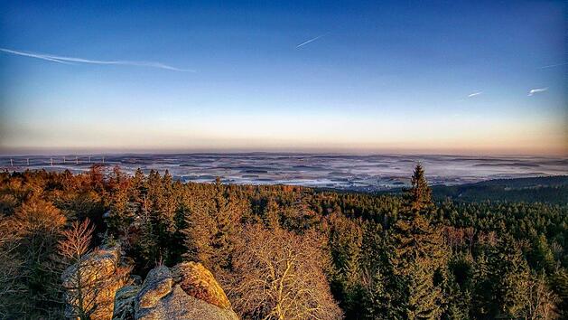 Blick vom Gro&szlig;en Waldstein im Fichtelgebirge:Foto: Ramona Schirner/infrankenpix