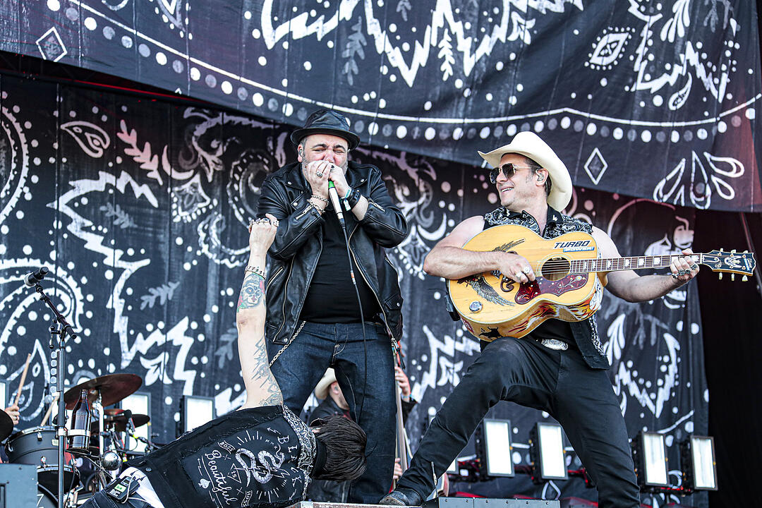 Rock im Park 2019: Die Country-Rocker von The BossHoss heizen der Menge ordentlich ein