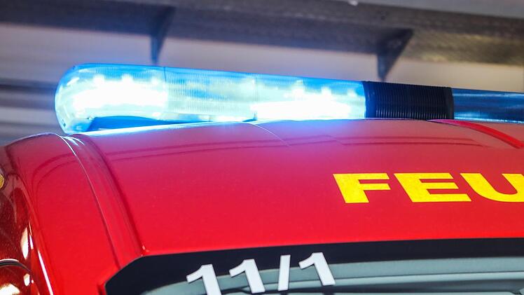 Die Kulmbacher Feuerwehr musste am Montagmorgen ein Kind aus einem verschlossenen Fahrzeug retten. Symbolbild: Barbara Herbst