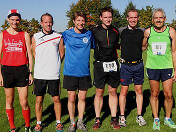 Die Erstplatzierten des Hauptlaufes mit Uwe Bäuerlein (TSV Staffelstein), Uwe Philipp (FC Rentweinsdorf), Steffen Albrecht (LG Veitenstein), Daniel Schniedermeier, Maik Werner (Sportfreunde Unterpreppach) und Richard Banner (TV Zeil).