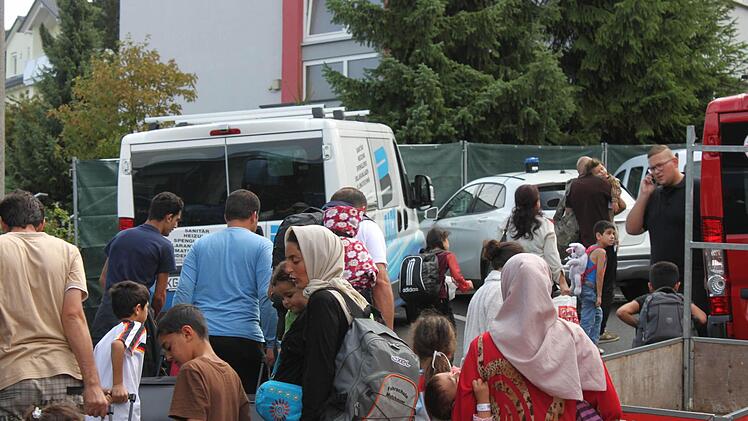 Flüchtlinge beziehen Notunterkunft in Bad Kissingen Foto: Katharina Zimmermann