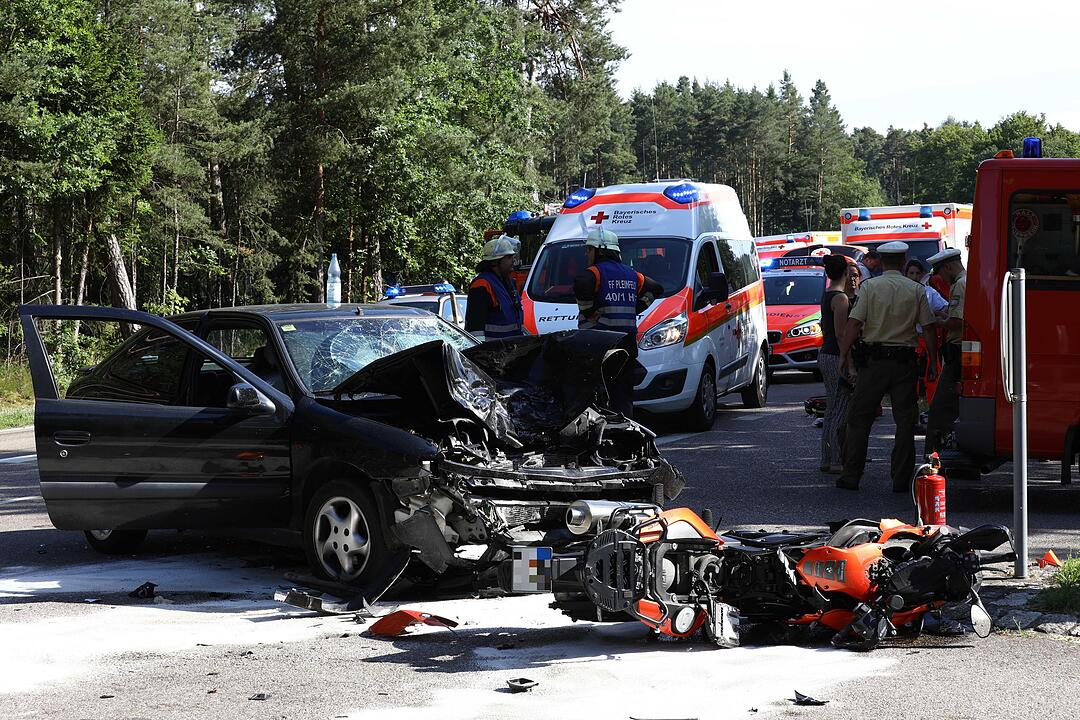 Pleinfeld: 22-jährige Bikerin stirbt bei Unfall