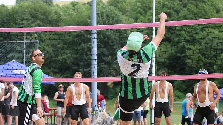 Beachvolleyball-Turnier in Oberbach. Sebastian Schmitt