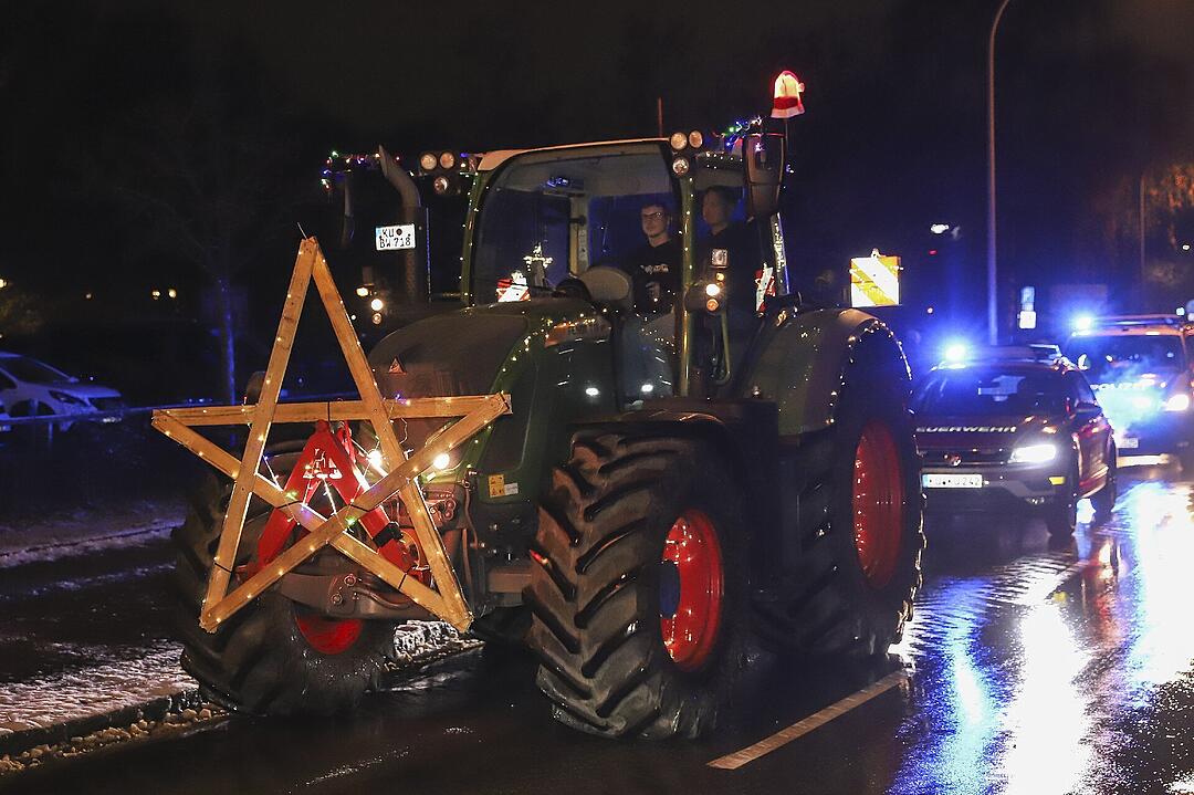 In Kulmbach durfte die beliebte Lichterfahrt der Traktoren stattfinden.