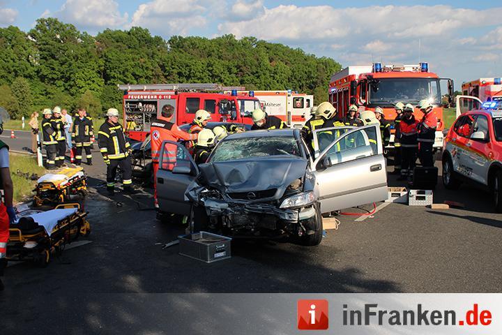 Landkreis Fürth: Frontalkollision bei Zirndorf
