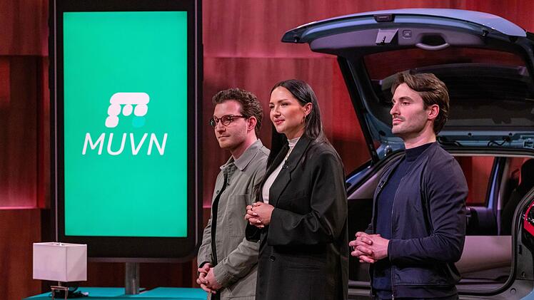 Mit der "Muvn"-App möchte das Gründer-Trio eine Alternative zum Postversand oder zu Liefer-Unternehmen etablieren. Ihr Pitch gestaltet sich sehr großsprecherisch. Schnell kommt Ärger auf der Löwen-Bank auf.