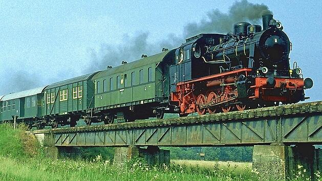 Die Schwellen m&uuml;ssen erneuert, die Br&uuml;cken saniert werden. Kann das die Dampfbahn allein schultern?  Foto: Dampfbahn Fr&auml;nkische Schweiz