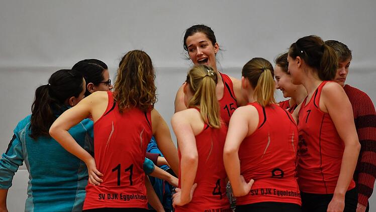 Sportliche Situation hin oder her: Die gute Laune lassen sich die Damen der DJK Eggolsheim nicht vermiesen.