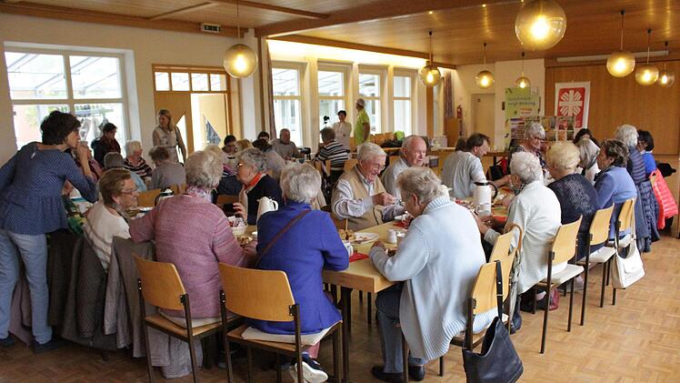 Es war einiges los im Kontaktcaf&eacute; in Adelsdorf.    Foto: Yannick Hupfer