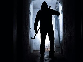 Schlafender Mann stirbt nach brutaler Prügel-Attacke in Ansbach - Einbrecher (47) soll weitere Überfälle begangen haben