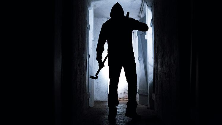 Schlafender Mann stirbt nach brutaler Prügel-Attacke in Ansbach - Einbrecher (47) soll weitere Überfälle begangen haben
