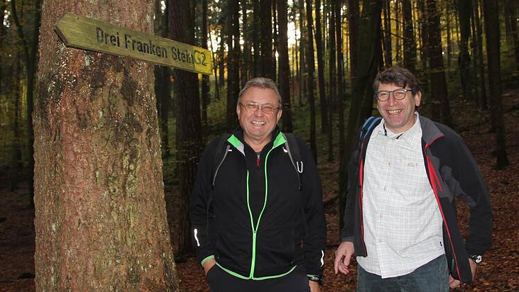 Immer schön den gelben Hinweisen folgen - dann verirrt sich auch im Wald keiner.