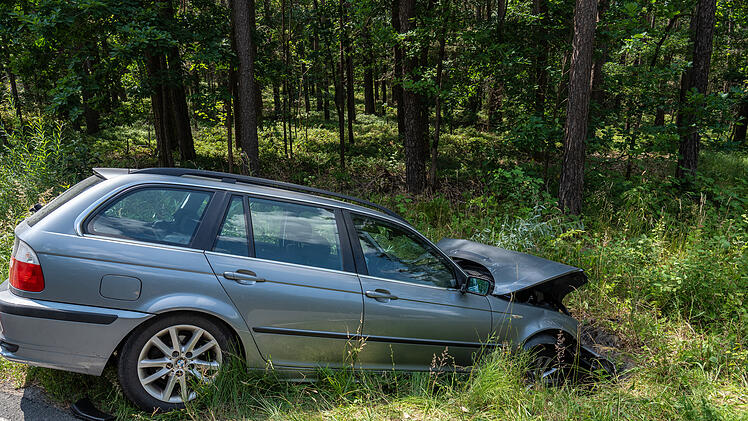 Zwei Schwerverletzte nach schwerem Unfall bei Pommersfelden