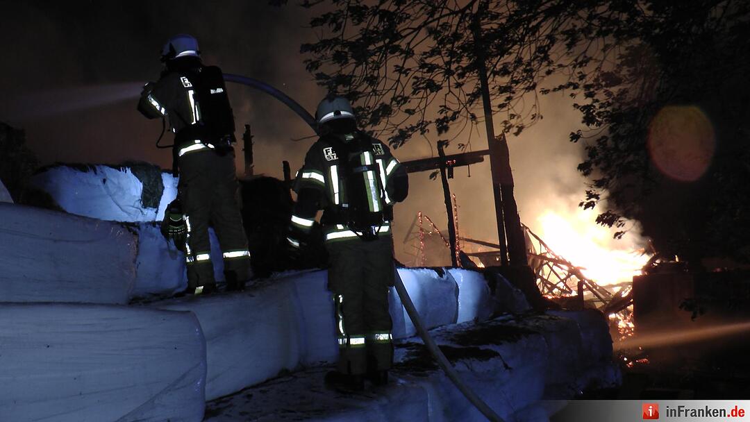 Hoher Sachschaden bei Scheunenbrand in Knetzgau