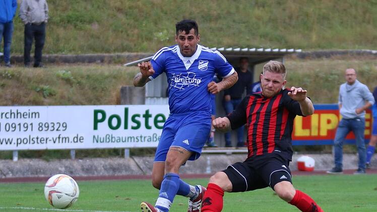 Volkan Güla (l.) und der Offensivabteilung SV Pretzfeld fehlte es an Präzision im Abschluss.