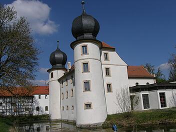 Das Wasserschloss in Thundorf wurde nach Erich Titschack vor 1444 und nach Sebastian Zeißner zwischen 1485 und 1490 durch Moritz von Schaumberg erbaut. Foto: Philipp Bauernschubert