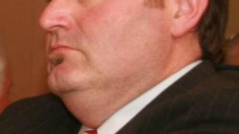 Fußballabteilungsleiter Bernd Harttig gibt 08-Trainer Matthias Morck eine Jobgarantie. Foto: Stephan Tiroch