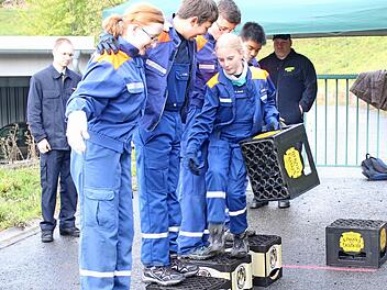 Zwölf Mannschaften der Jugendfeuerwehren der Gemeinde Sinntal haben sich zu ihrem Wandertag in Züntersbach getroffen.  Foto: Steffen Vetter