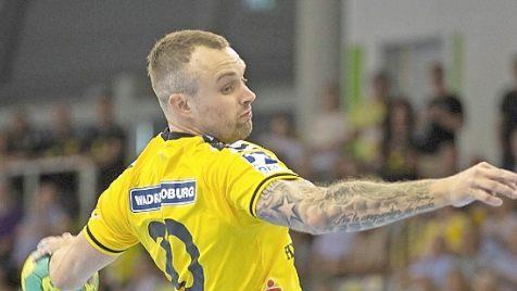 Schon wieder in Torlaune: Florian Billek erzielte im Testspiel des HSC 2000 Coburg gestern Abend gegen den künftigen Zweitliga-Mitkonkurrenten EHV Aue fünf Tore. Am Ende behielten die Vestestädter knapp mit 30:29 (15:12) die Oberhand. Foto: CT-Archiv