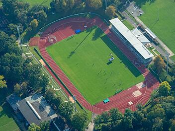 Das Fuchspark-Stadion soll saniert werden. Ein Großteil der Kosten wird wohl auf das Stadioninnere entfallen. Foto: Ronald Rinklef